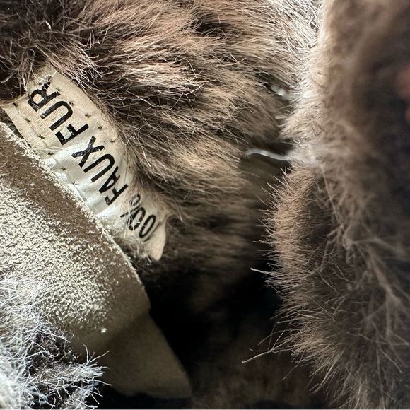 Seychelles Lucky Penny Taupe Suede Faux Fur Ankle Boot Double Zip Size #1075 - Picture 12 of 13